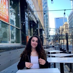 Meet your Posher, Elyse